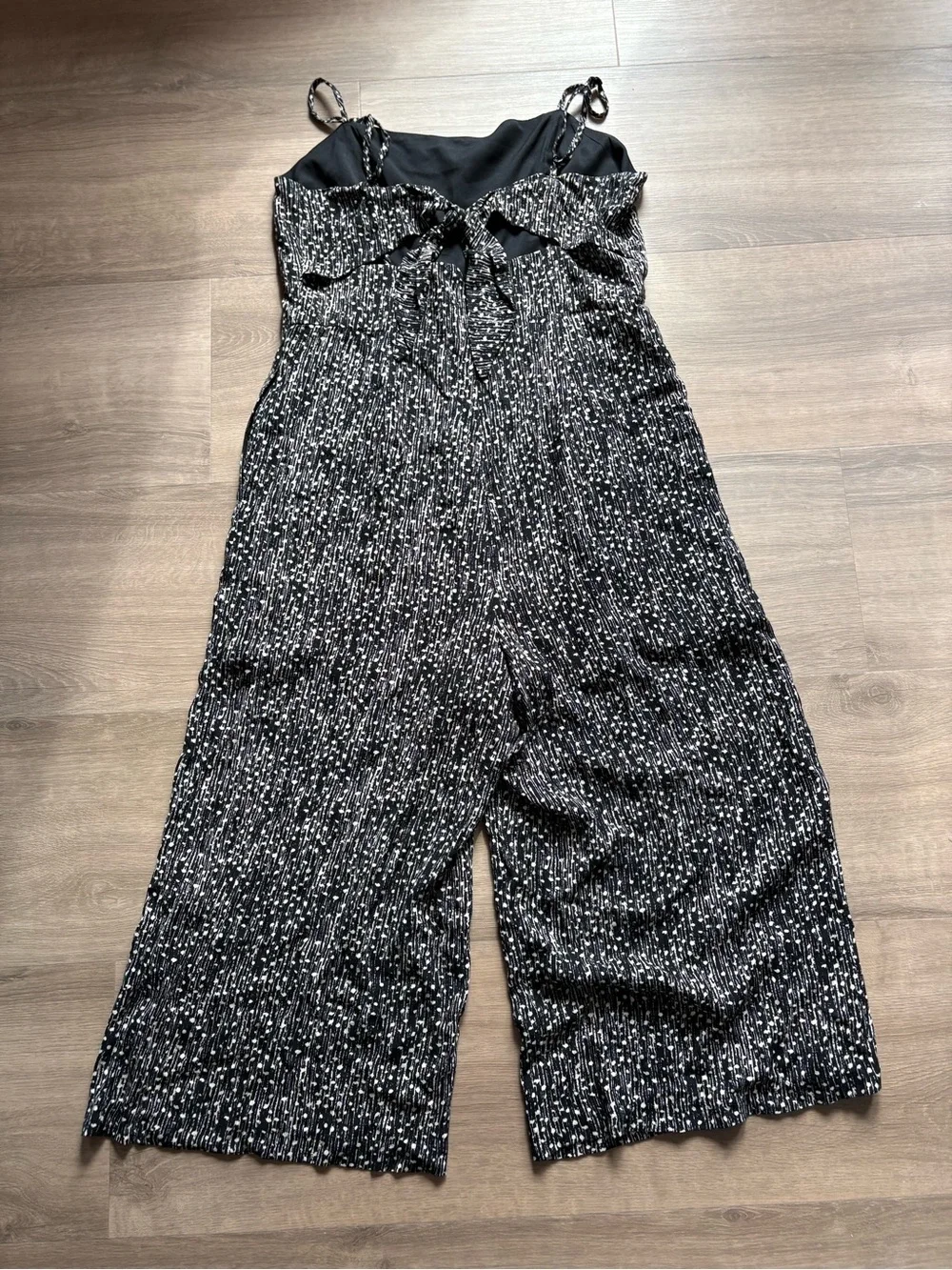 NWT Hutch Wide-Leg Tie Back Jumpsuit in Black and white dot- size 10 - Picture 2 of 8